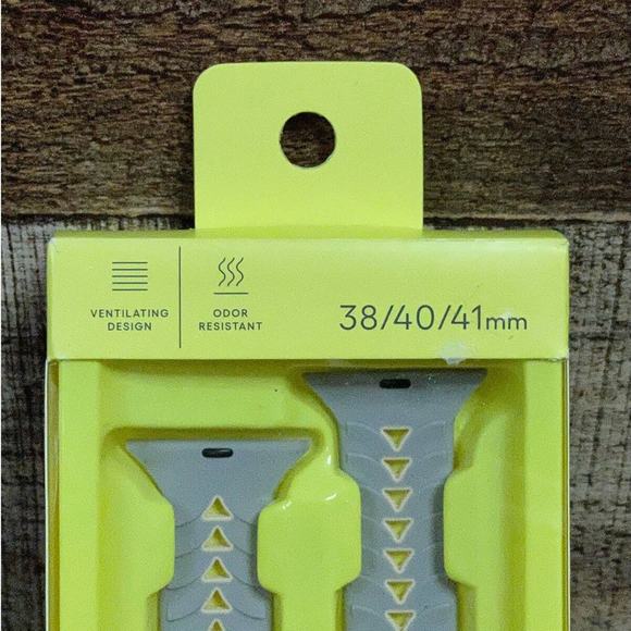 All In Motion Apple Gray Ventilated Silicone Watch Band 38/40/41 mm - Picture 2 of 4